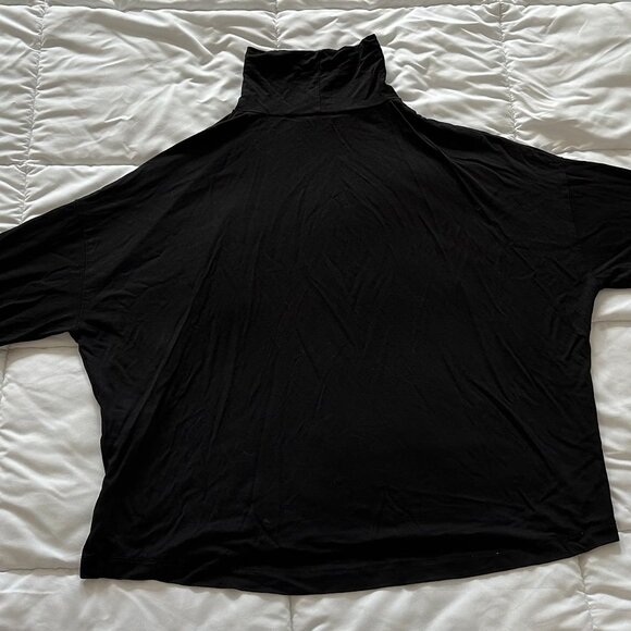 BLACK MOCK-NECK TOP CONTEMPORAINE SIMONS - Picture 6 of 7